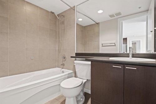 1408-39 Sixth Street, New Westminster, BC - Indoor Photo Showing Bathroom