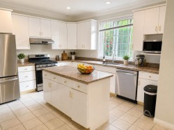 6051 Barnard Drive Richmond, BC V7C 5N5