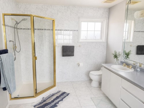 6051 Barnard Drive, Richmond, BC - Indoor Photo Showing Bathroom