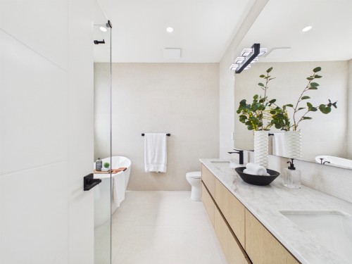 2-6512 Grant Street, Burnaby, BC - Indoor Photo Showing Bathroom