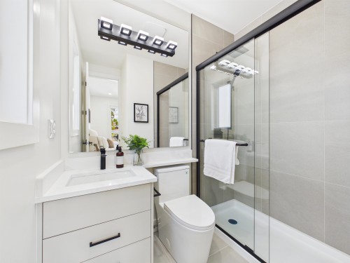 2-6512 Grant Street, Burnaby, BC - Indoor Photo Showing Bathroom