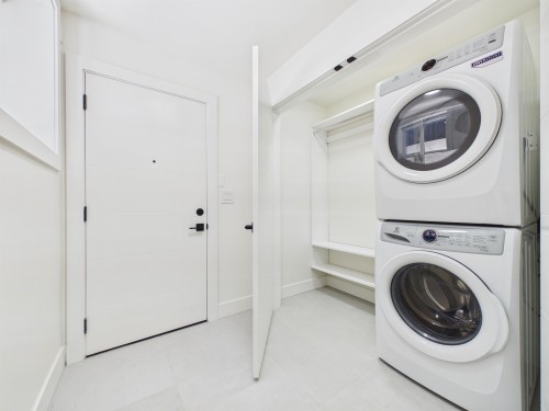 2-6512 Grant Street, Burnaby, BC - Indoor Photo Showing Laundry Room