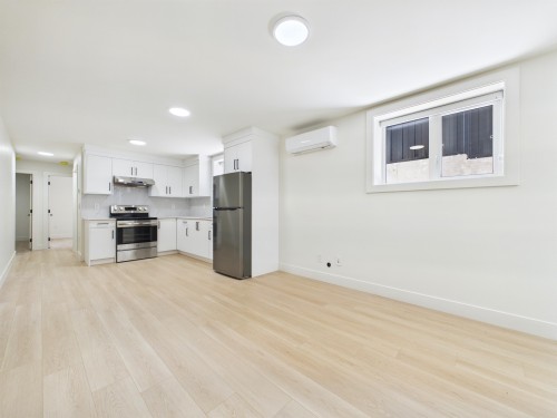 2-6512 Grant Street, Burnaby, BC - Indoor Photo Showing Kitchen