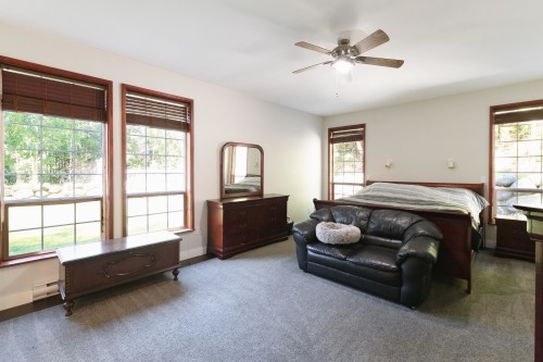 6979 Sechelt Inlet Road, Sechelt, BC - Indoor Photo Showing Bedroom