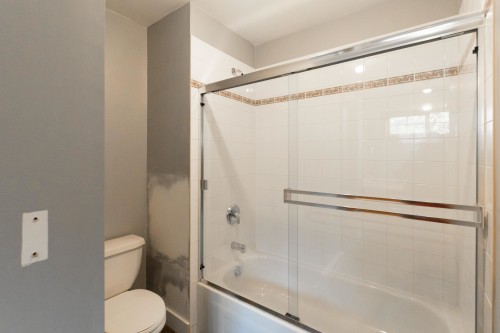 6979 Sechelt Inlet Road, Sechelt, BC - Indoor Photo Showing Bathroom