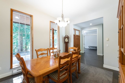 6979 Sechelt Inlet Road, Sechelt, BC - Indoor Photo Showing Dining Room