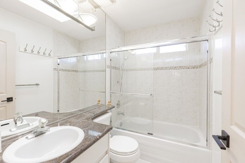 3529 Gladstone Street, Vancouver, BC - Indoor Photo Showing Bathroom