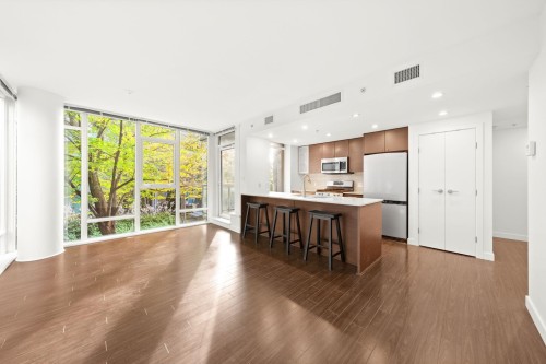 601-7371 Westminster Highway, Richmond, BC - Indoor