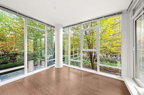 601-7371 Westminster Highway, Richmond, BC - Indoor Photo Showing Other Room