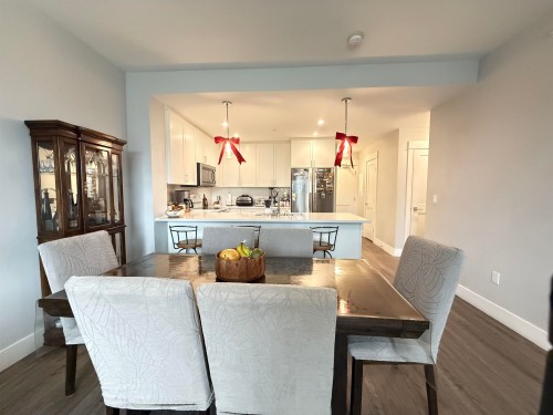 4413-2180 Kelly Avenue, Port Coquitlam, BC - Indoor Photo Showing Dining Room