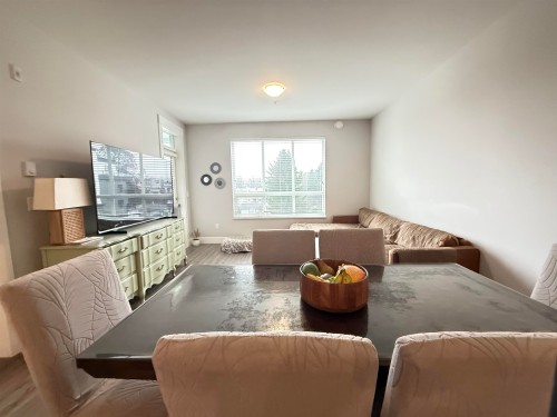 4413-2180 Kelly Avenue, Port Coquitlam, BC - Indoor Photo Showing Living Room