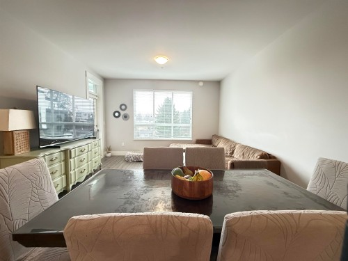 4413-2180 Kelly Avenue, Port Coquitlam, BC - Indoor Photo Showing Living Room