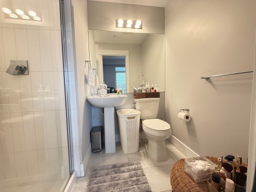 4413-2180 Kelly Avenue, Port Coquitlam, BC - Indoor Photo Showing Bathroom