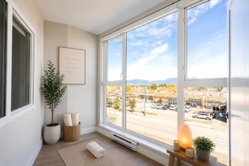 307-3050 Kingsway, Vancouver, BC - Indoor Photo Showing Other Room
