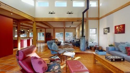 12899 Sunshine Coast Highway, Madeira Park, BC - Indoor Photo Showing Living Room