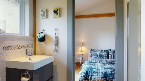12899 Sunshine Coast Highway, Madeira Park, BC - Indoor Photo Showing Bathroom