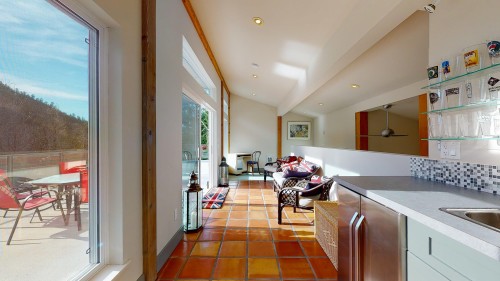 12899 Sunshine Coast Highway, Madeira Park, BC - Indoor Photo Showing Kitchen