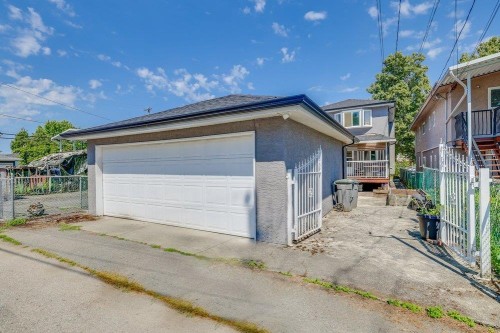 2038 26Th Avenue E, Vancouver, BC - Outdoor