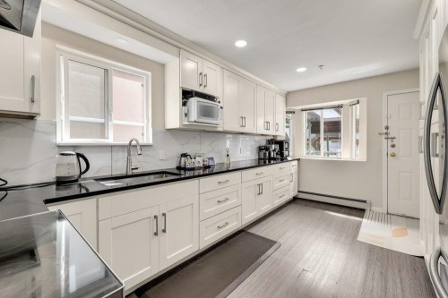 2038 26Th Avenue E, Vancouver, BC - Indoor Photo Showing Kitchen