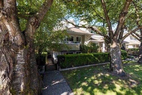 7-249 4Th Street E, North Vancouver, BC - Outdoor