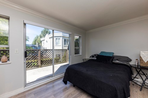 7-249 4Th Street E, North Vancouver, BC - Indoor Photo Showing Bedroom