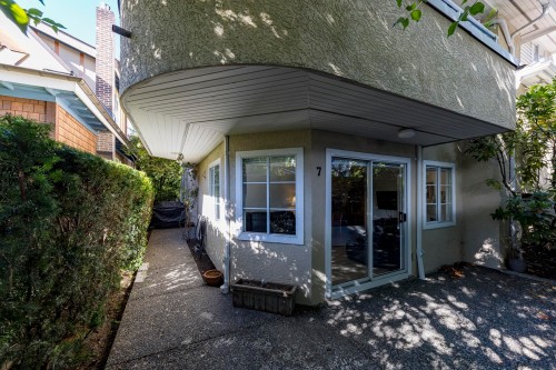 7-249 4Th Street E, North Vancouver, BC - Outdoor