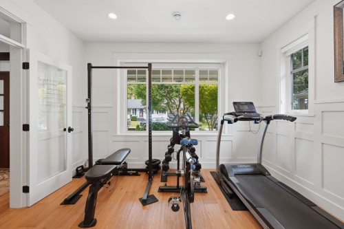 5116 1A Avenue, Delta, BC - Indoor Photo Showing Gym Room