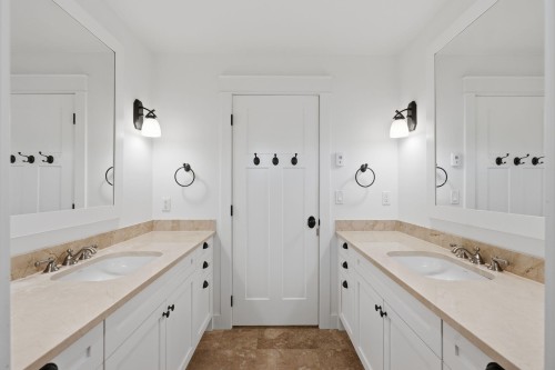 5116 1A Avenue, Delta, BC - Indoor Photo Showing Bathroom