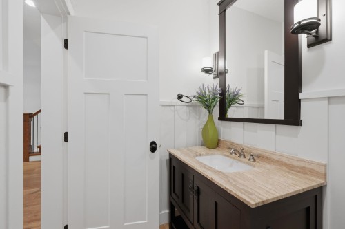 5116 1A Avenue, Delta, BC - Indoor Photo Showing Bathroom