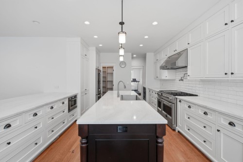 5116 1A Avenue, Delta, BC - Indoor Photo Showing Kitchen With Upgraded Kitchen