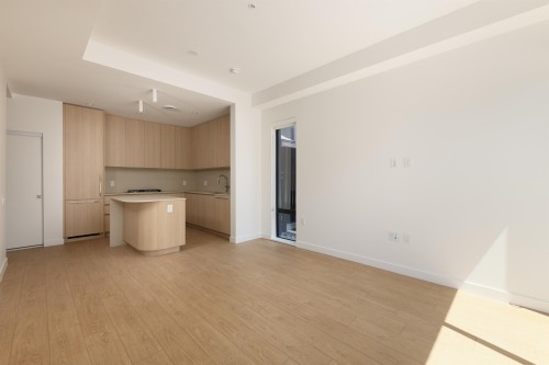 2407 Grandview Highway N, Vancouver, BC - Indoor Photo Showing Kitchen