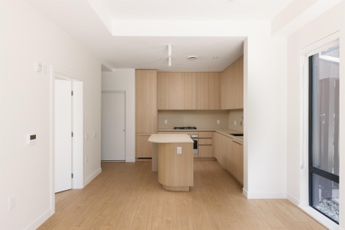 2407 Grandview Highway N, Vancouver, BC - Indoor Photo Showing Kitchen
