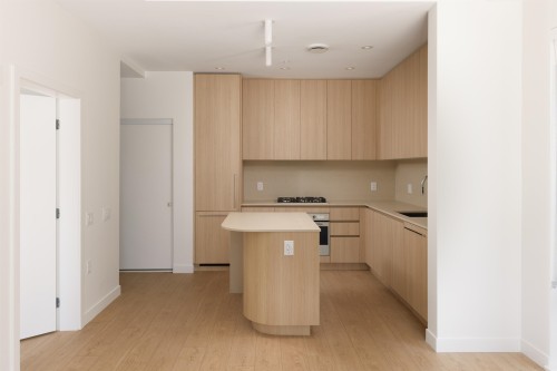 2407 Grandview Highway N, Vancouver, BC - Indoor Photo Showing Kitchen