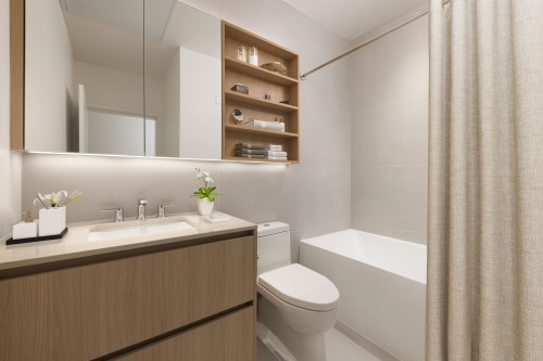 2407 Grandview Highway N, Vancouver, BC - Indoor Photo Showing Bathroom