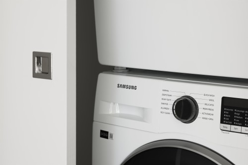 2407 Grandview Highway N, Vancouver, BC - Indoor Photo Showing Laundry Room
