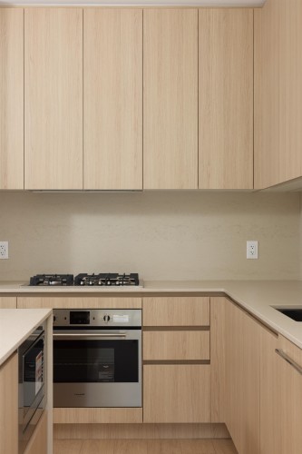 2407 Grandview Highway N, Vancouver, BC - Indoor Photo Showing Kitchen