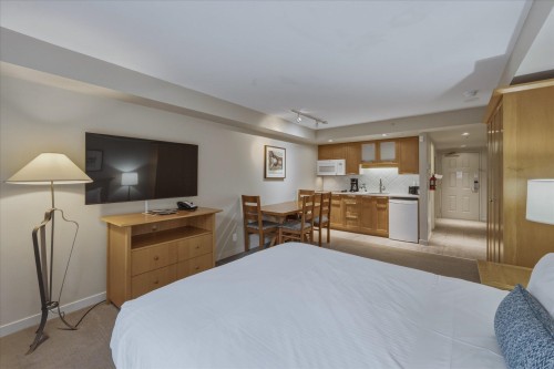 424-4295 Blackcomb Way, Whistler, BC - Indoor Photo Showing Bedroom
