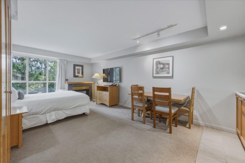 424-4295 Blackcomb Way, Whistler, BC - Indoor Photo Showing Bedroom