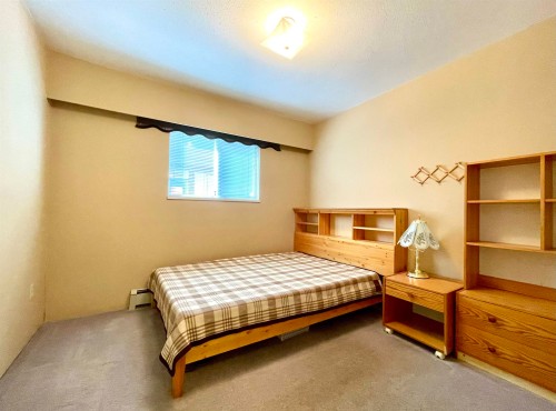 937 18Th Avenue W, Vancouver, BC - Indoor Photo Showing Bedroom
