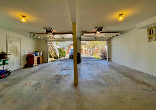 937 18Th Avenue W, Vancouver, BC - Indoor Photo Showing Garage