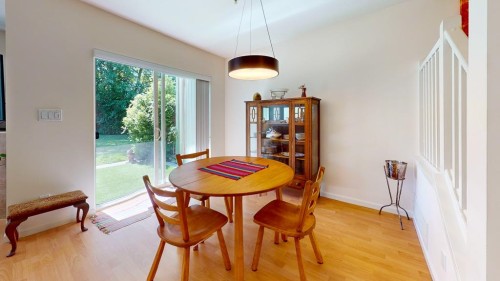 34-735 Park Road, Gibsons, BC - Indoor Photo Showing Dining Room