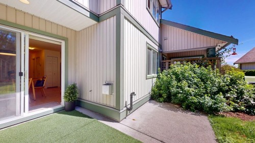 34-735 Park Road, Gibsons, BC - Outdoor With Exterior