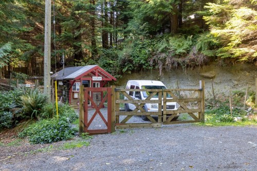 1302 Adams Road, Bowen Island, BC - Outdoor