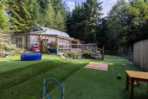 1302 Adams Road, Bowen Island, BC - Outdoor With Backyard
