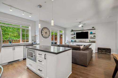 152-11305 240 Street, Maple Ridge, BC - Indoor