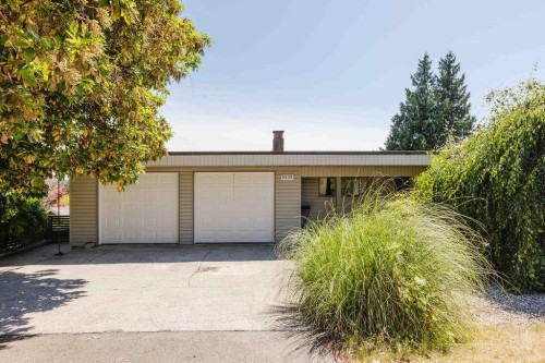 6505 Meier Road, Sechelt, BC - Outdoor