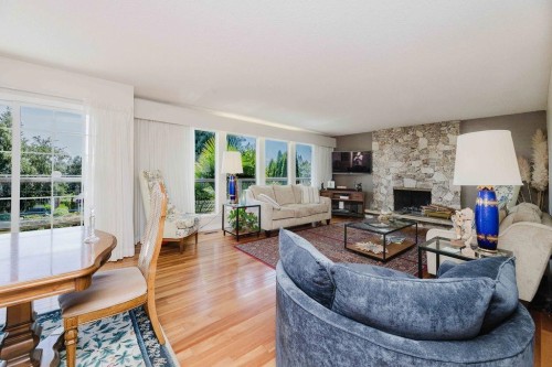 6505 Meier Road, Sechelt, BC - Indoor Photo Showing Living Room With Fireplace
