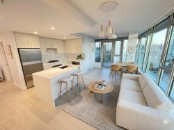 518 Whiting Way  Coquitlam, BC V3J 0H7