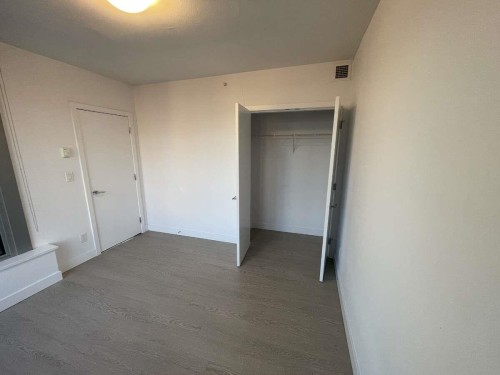 1307-518 Whiting Way, Coquitlam, BC - Indoor Photo Showing Other Room