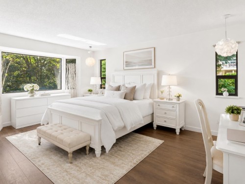 2940 Dresden Way, North Vancouver, BC - Indoor Photo Showing Bedroom